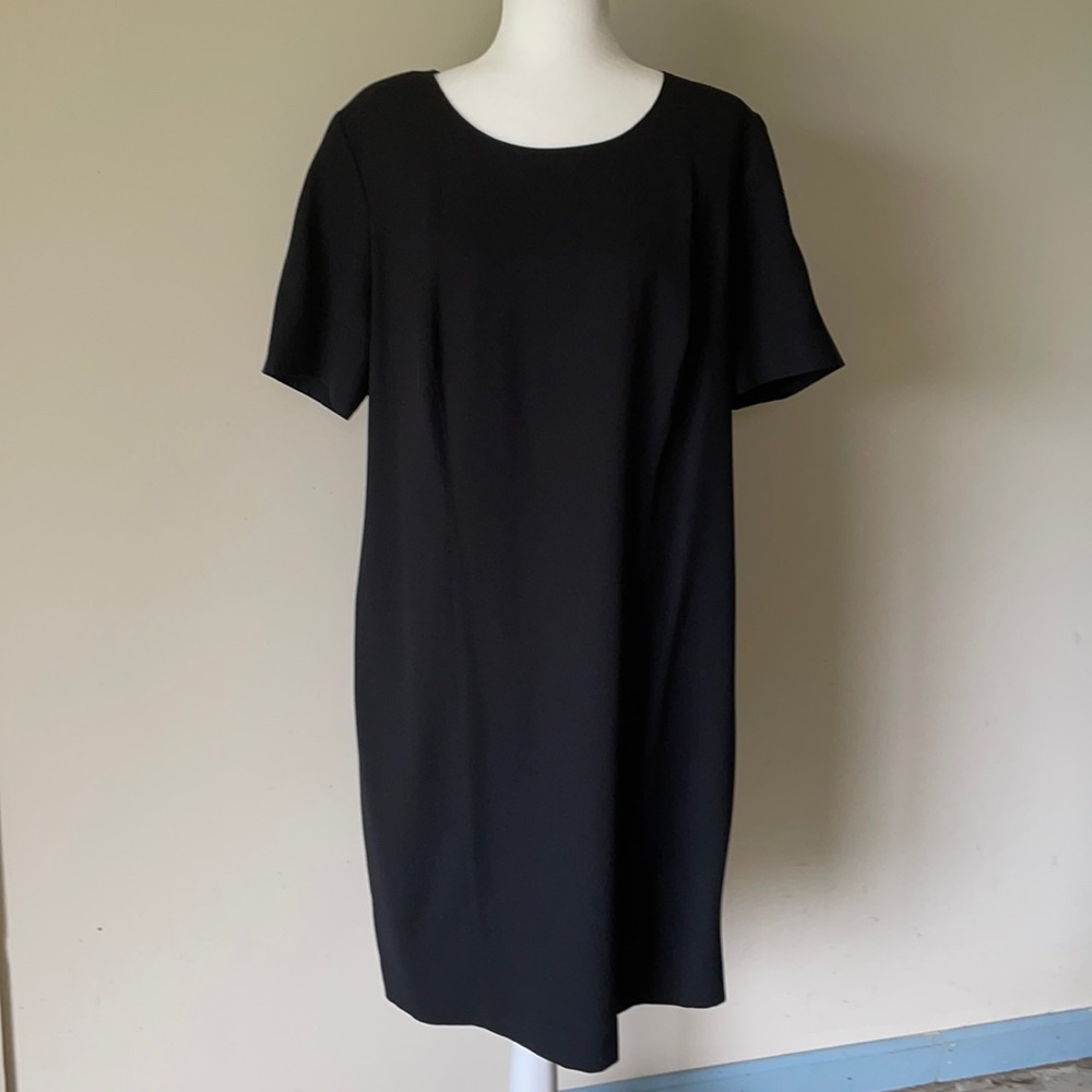 Size 14W Atrium sheath black dress